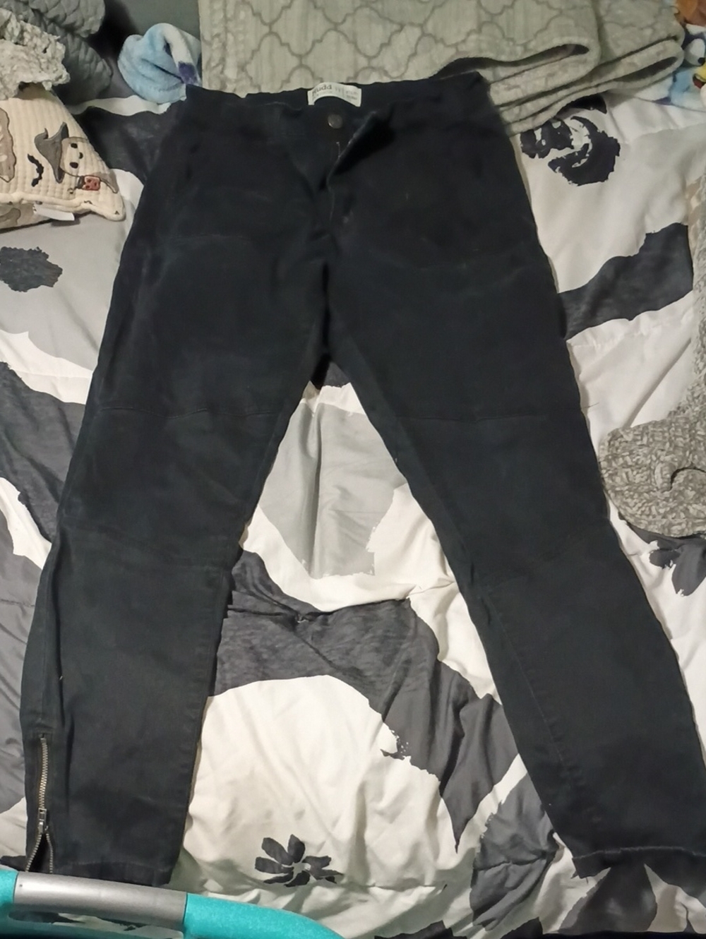 Mudd Men's Corduroy Pants in Black